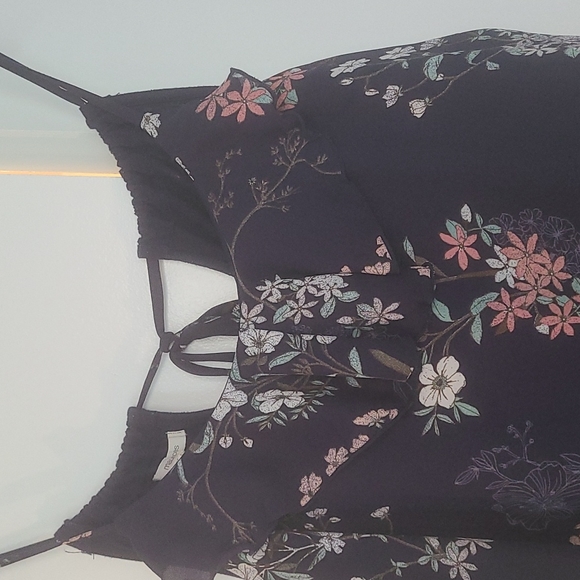 Shirt - Picture 2 of 3